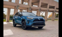 油门控制在(2022 年丰田 RAV4 混合动力车上毫无用处)